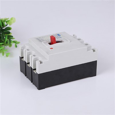 Disjuntor de caixa moldada